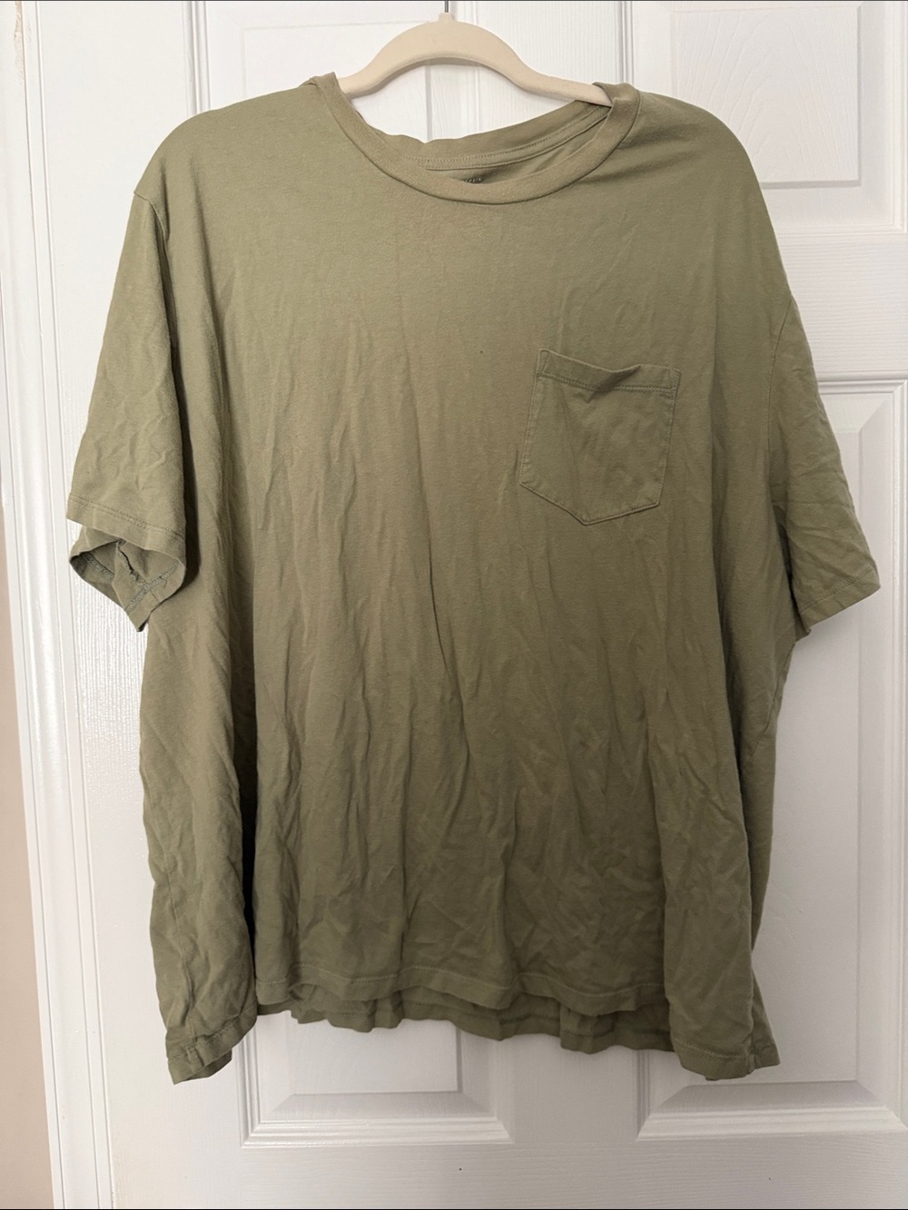 Old Navy Men's Olive Green Pocket Short Sleeve Tee
